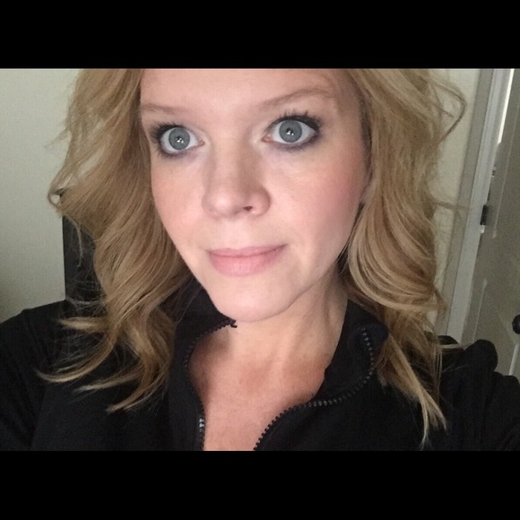 Meet your Posher, Michelle - Picture 1 of 7